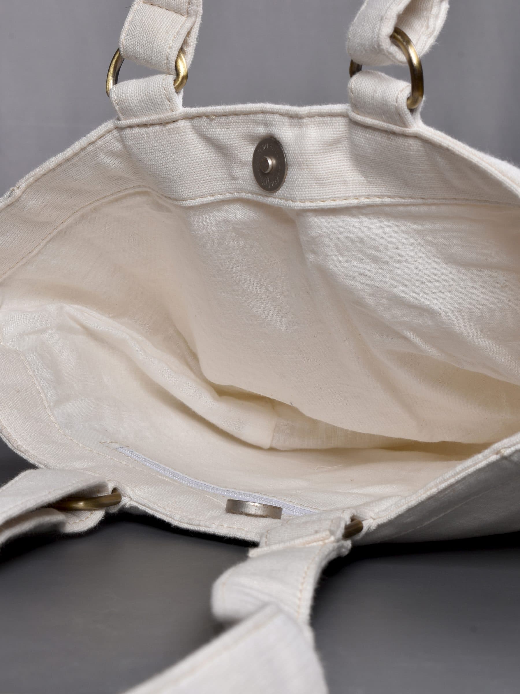 Slingbag 7" x 9" x 4.7" (H X L X W)