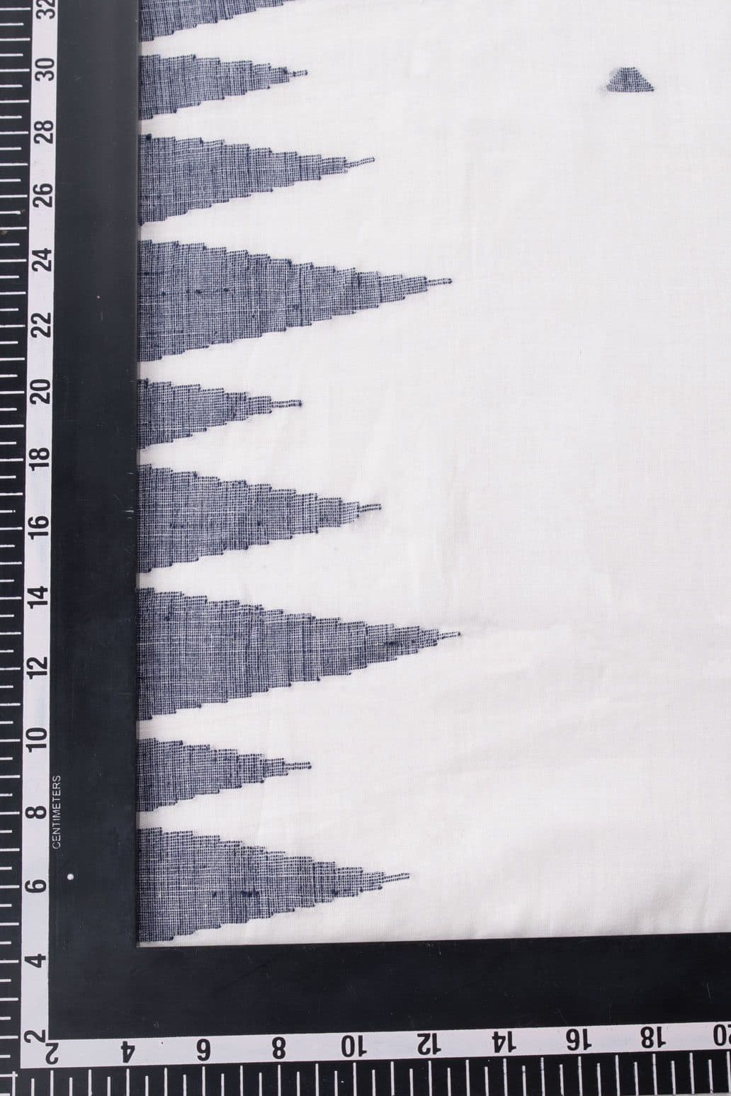 HANDWOVEN WHITE SCARF 106